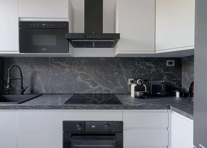 Apartment Navigli Modern Hub - 3 Matrimoniali E 2 Bagni Milan