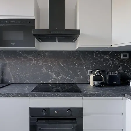 شقة Navigli Modern Hub - 3 Matrimoniali E 2 Bagni ميلان
